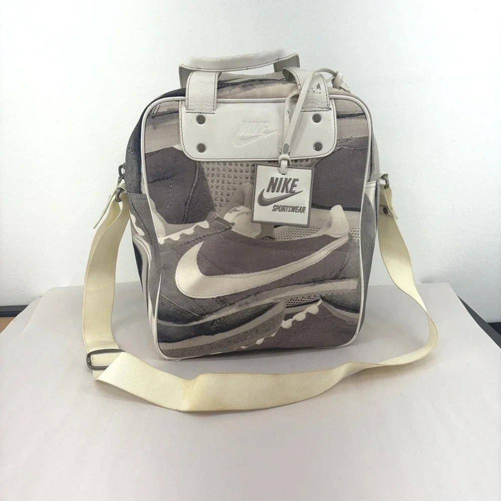 Vintage Nike Sportswear Messenger Bag Grey White Graphic Sneaker Retro Crossbody